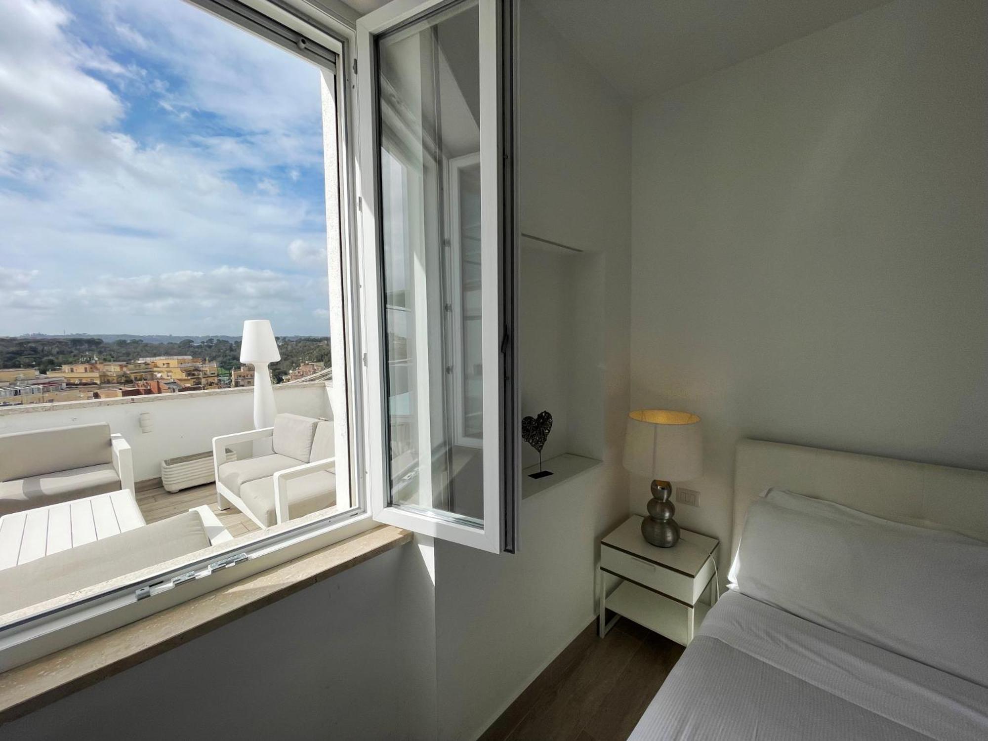 Apartment Penthouse With View Of Rom