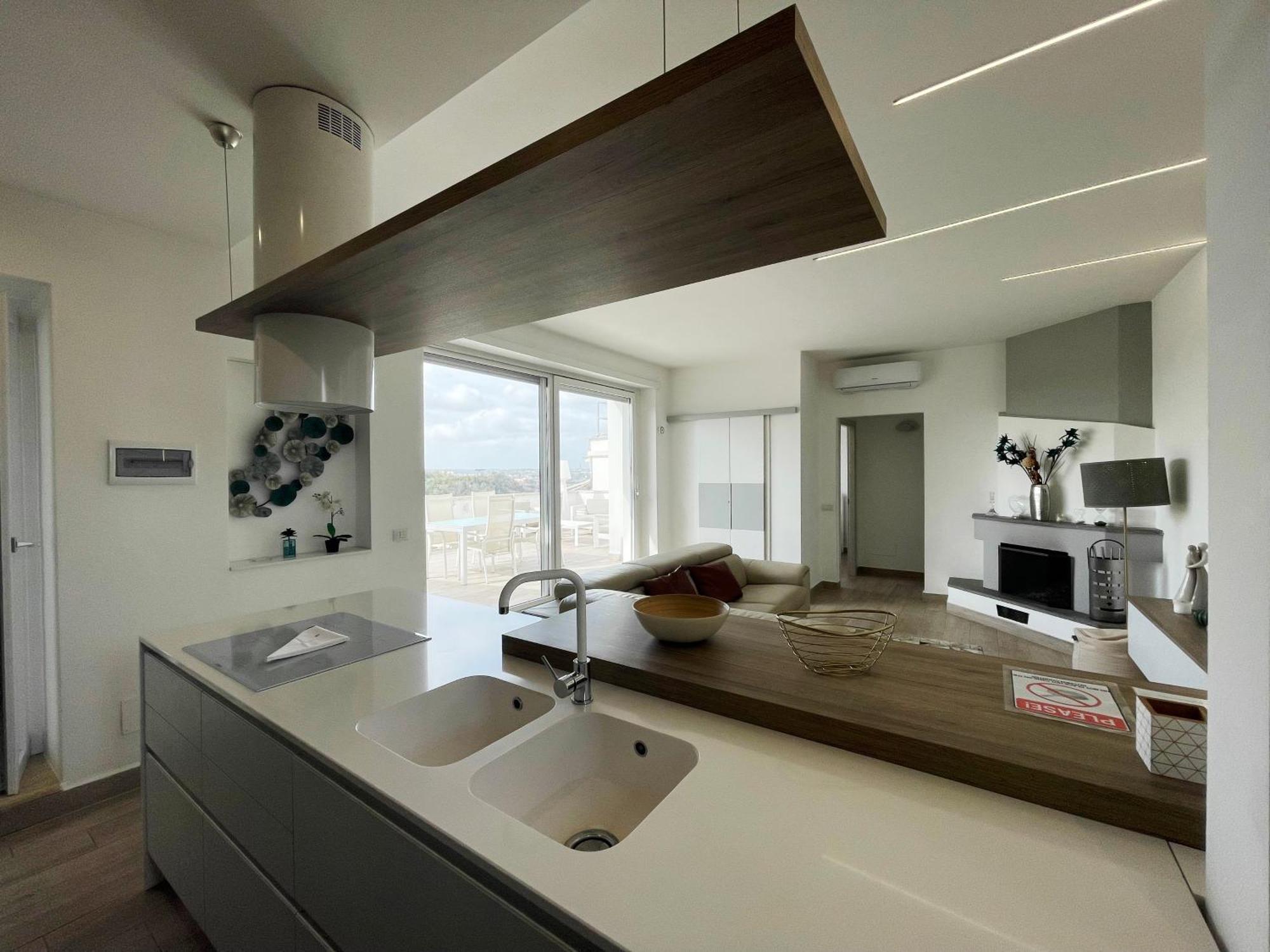 Penthouse With View Of Apartment Rom